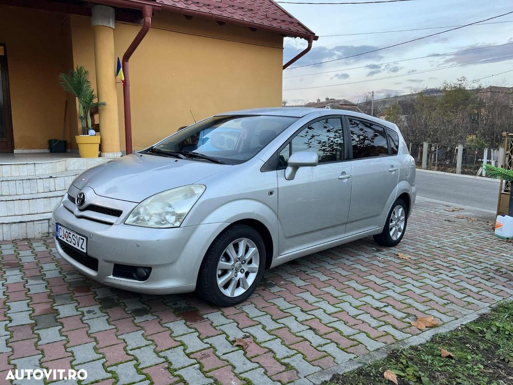 Toyota Corolla Verso 2.2 D-4D Sol Plus - 1
