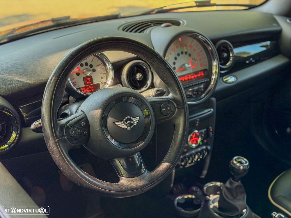 MINI 3 Portas Cooper D - 8