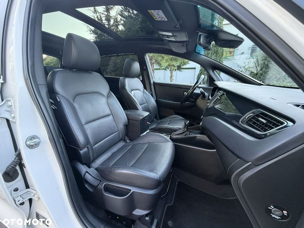 Kia Carens - 17