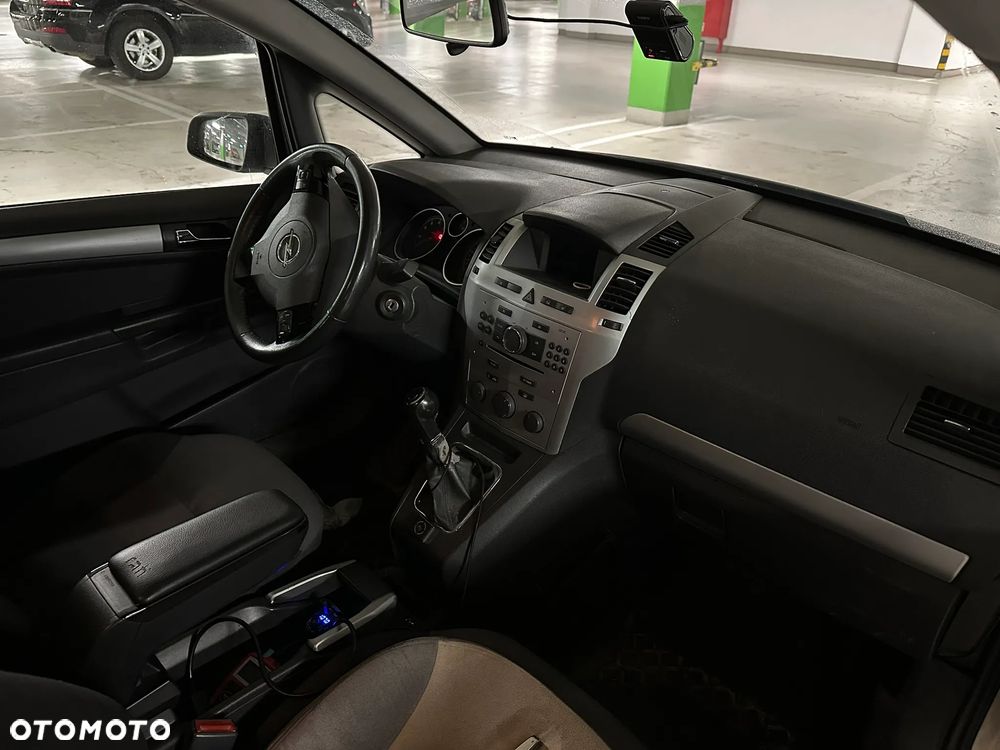 Opel Zafira - 8
