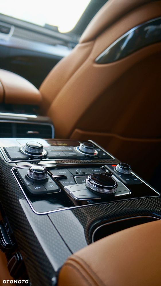 Audi S8 Plus 4.0 TFSI Quattro - 28