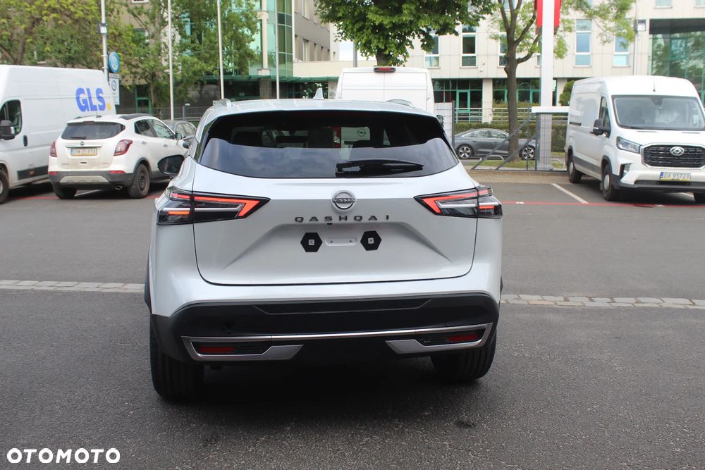 Nissan Qashqai 1.3 DIG-T MHEV N-Connecta Xtronic - 4