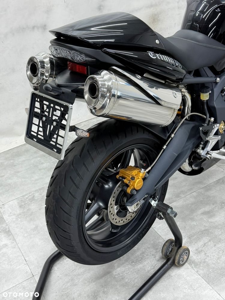 Triumph Street Triple - 18