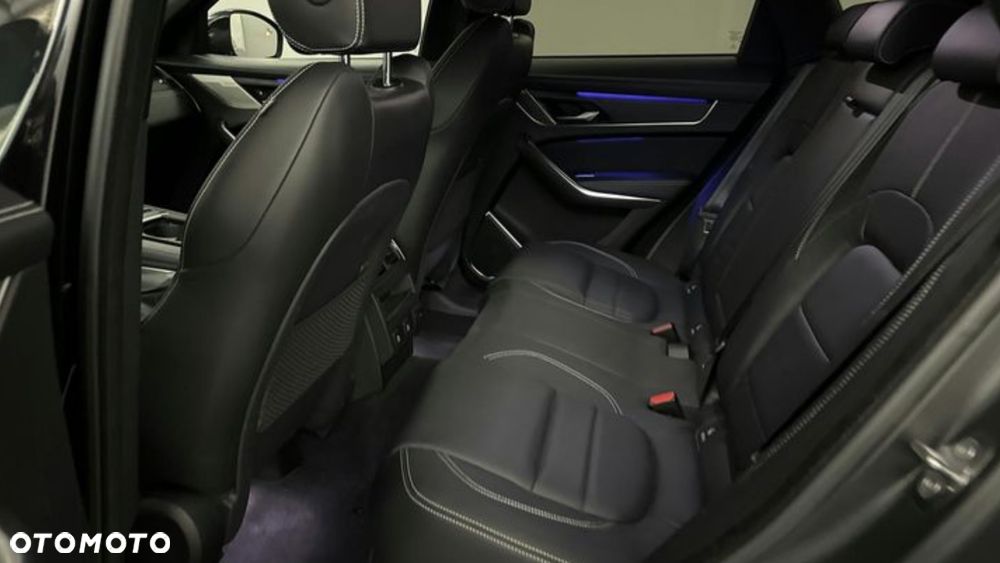 Jaguar F-Pace - 6
