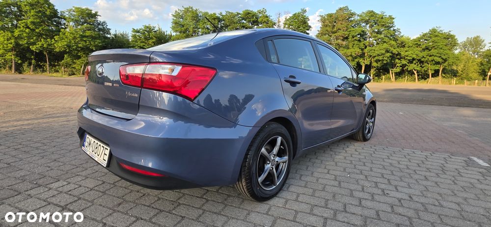 Kia Rio 1.2 L - 15