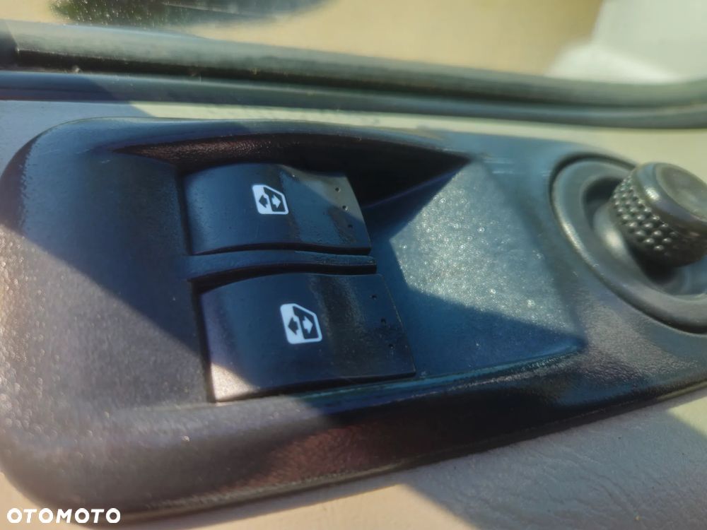Opel VIVARO - 29