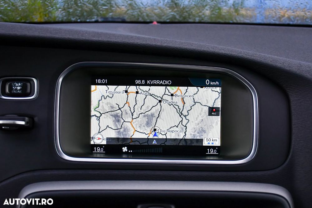 Volvo V40 D2 Momentum - 16