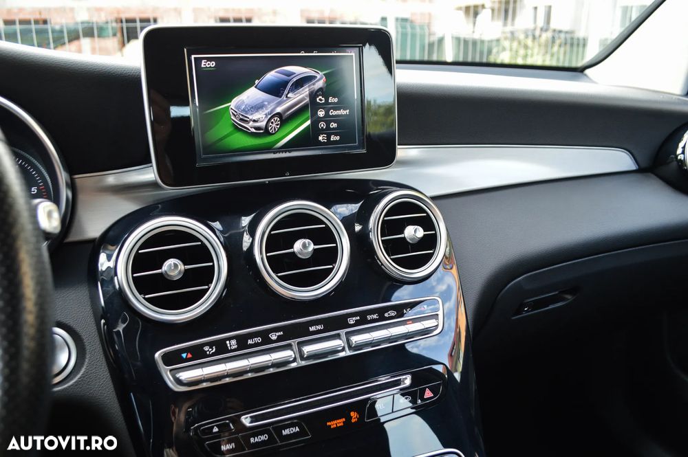 Mercedes-Benz GLC Coupe 220 d 4Matic 9G-TRONIC AMG Line - 27