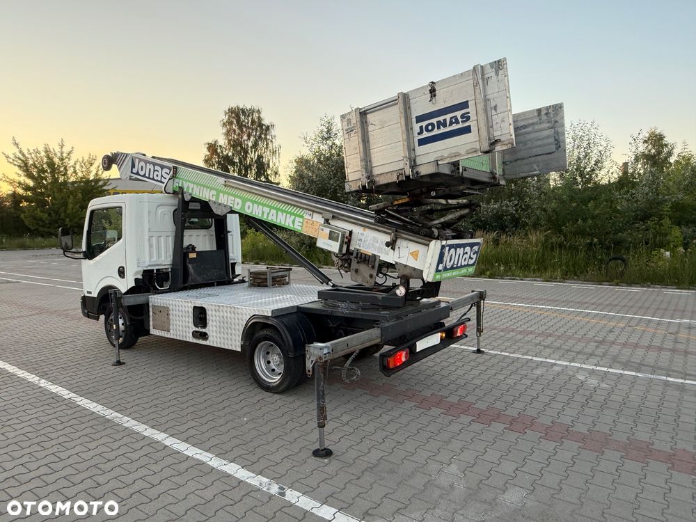 Nissan CABSTAR  2.5  DRABINA - PODAJNIK BOCKER DEKARSKO - MEBLOWY  WYSOKOŚĆ 26 M - 21