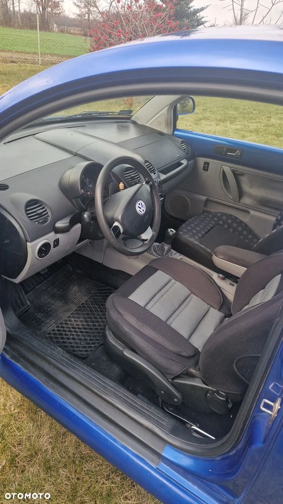 Volkswagen New Beetle - 9