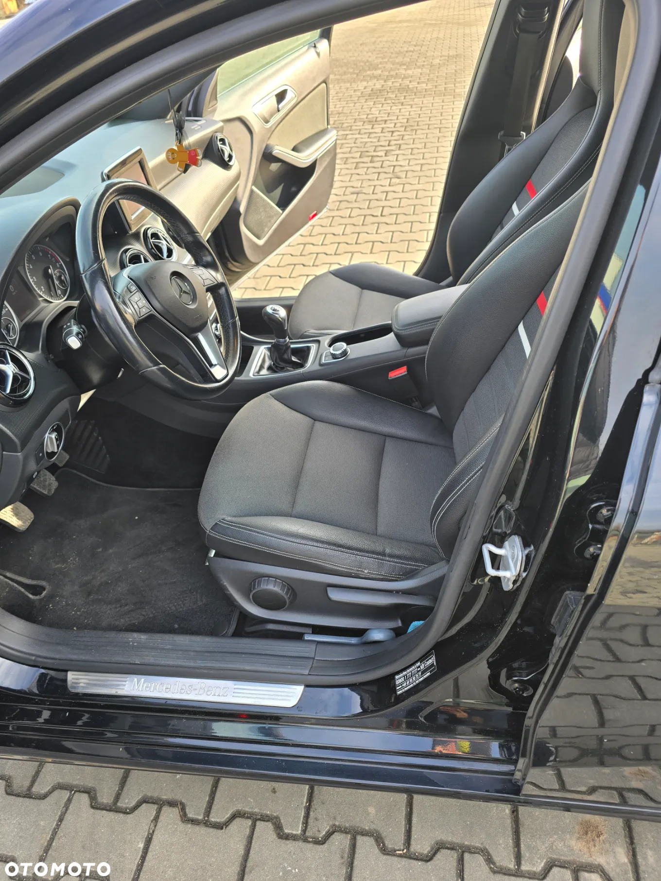 Mercedes-Benz Klasa A 180 BlueEfficiency Edition - 18