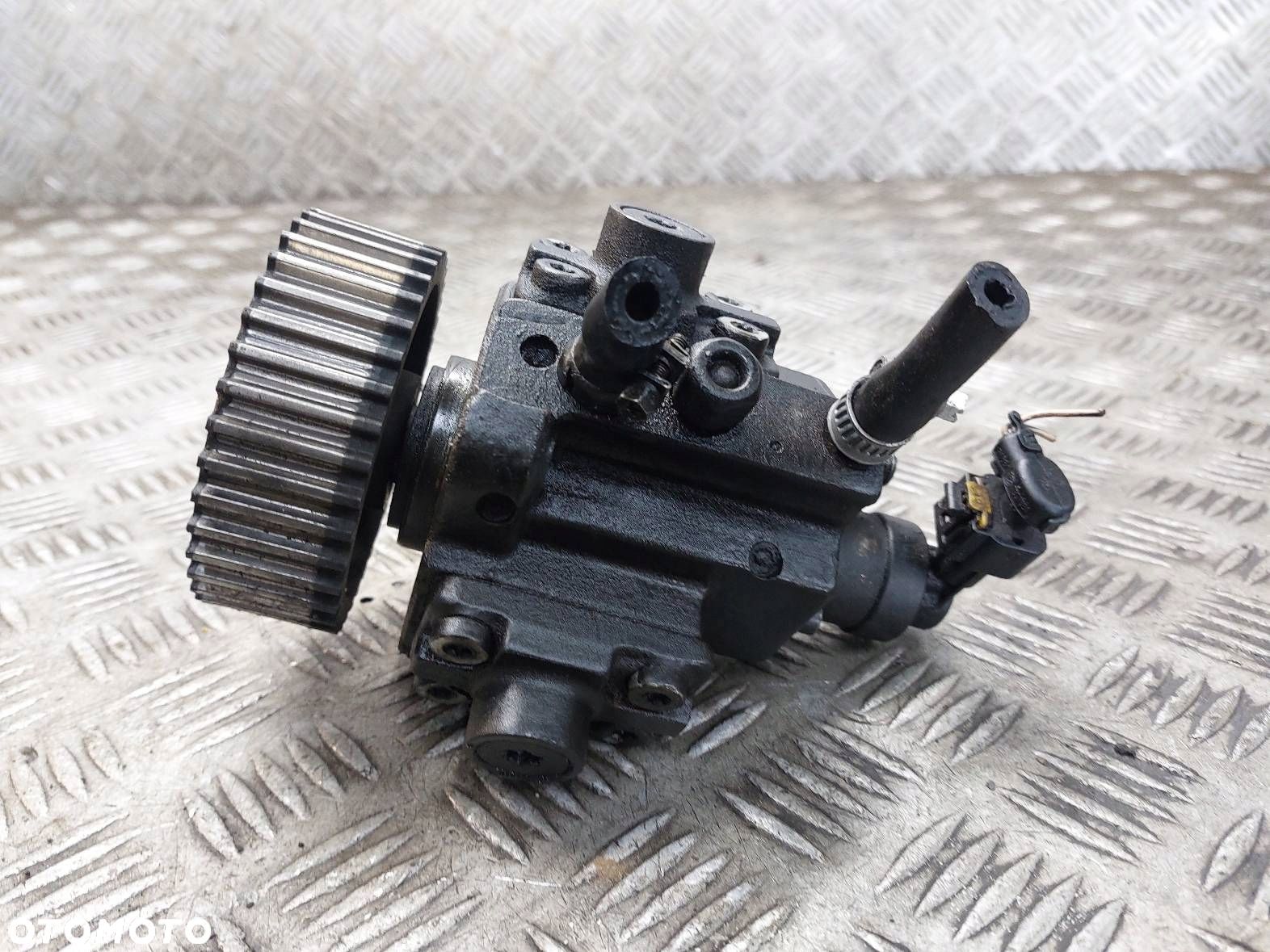 POMPA WTRYSKOWA VECTRA C 1.9 CDTI 0445010097 0055204599 09284006511 - 1