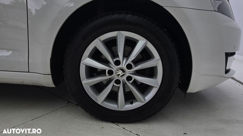 Skoda Octavia 1.6 TDI DSG Ambition - 23