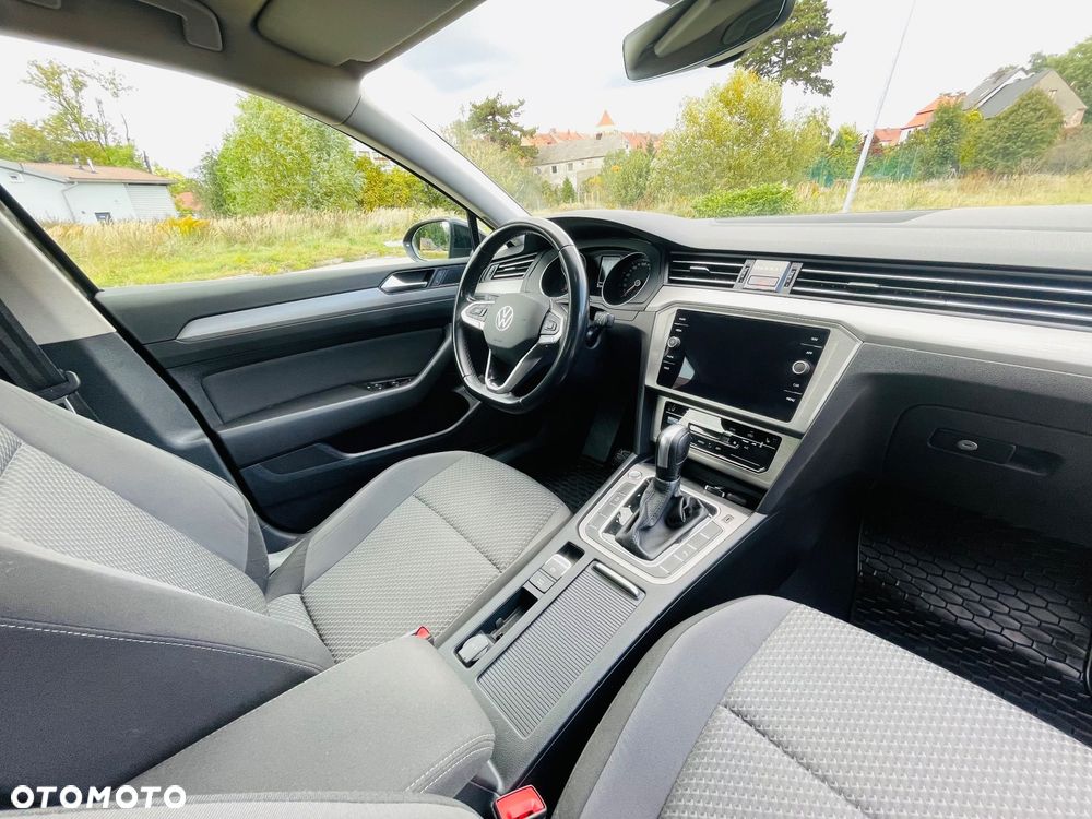 Volkswagen Passat Variant 2.0 TDI SCR DSG Elegance - 19