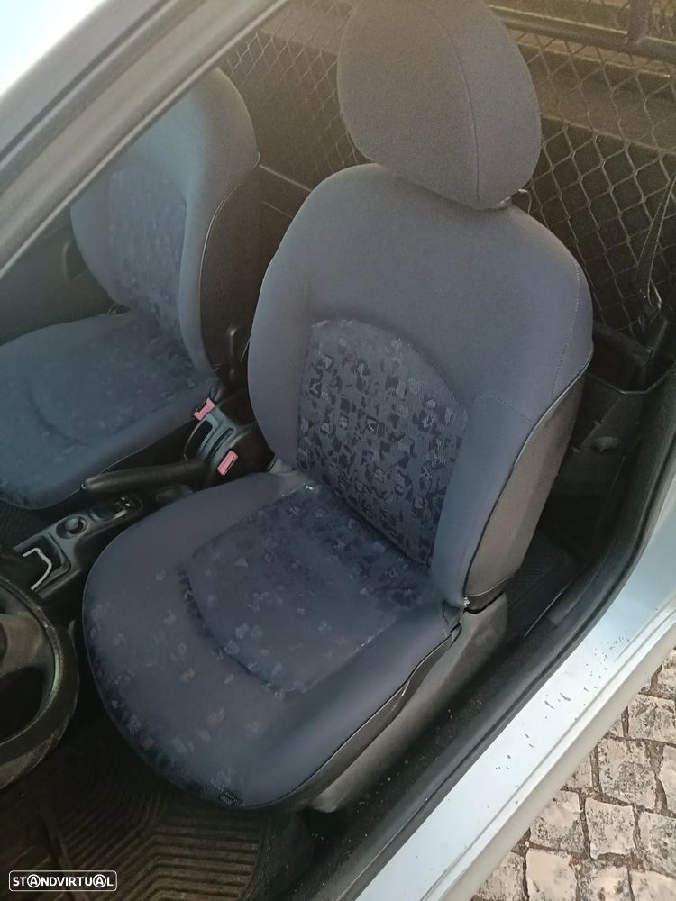 Peugeot 206 - 12