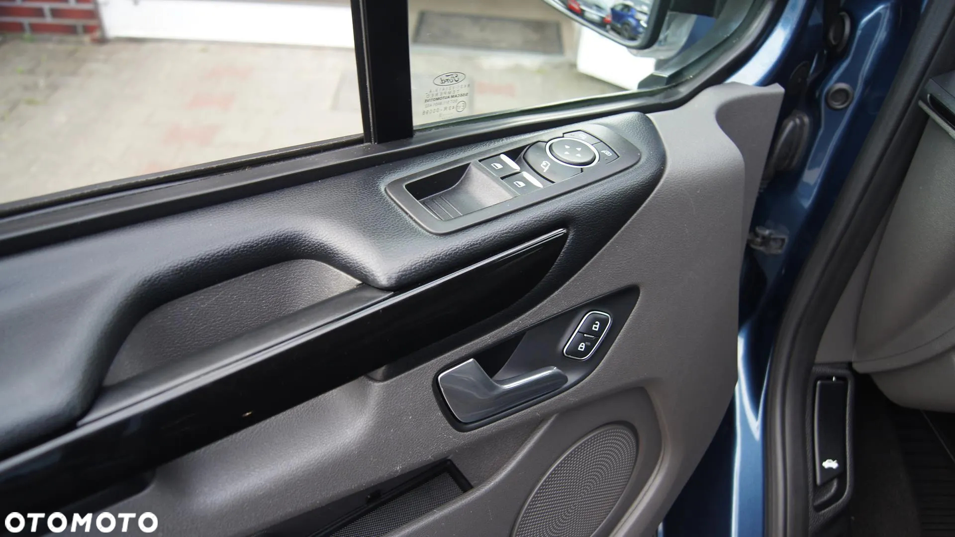 Ford Tourneo Custom 2.0 EcoBlue L1 Titanium SelectShift - 22