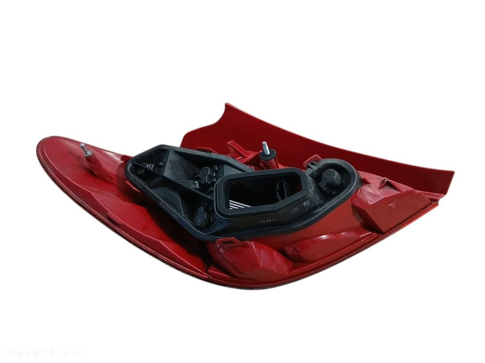 LAMPA PRAWA TYLNA TYŁ PEUGEOT 207 9649986580 - 4