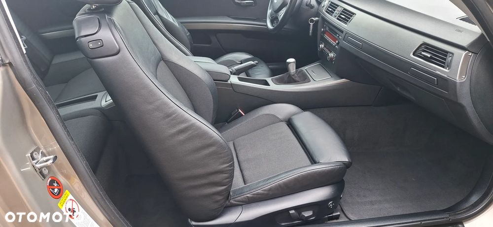 BMW Seria 3 325i - 18