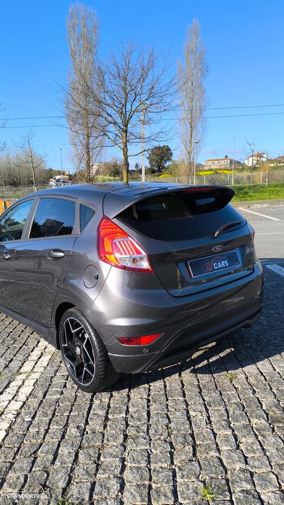 Ford Fiesta 1.5 TDCi S&S ST-LINE - 12