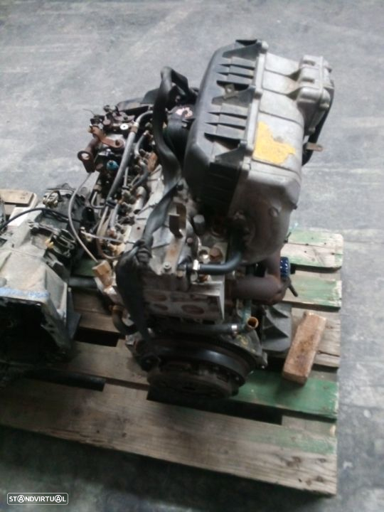 Motor Renault Trafic 2.5 D Ref 852 D 750 - 3
