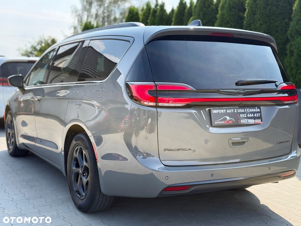Chrysler Pacifica - 11