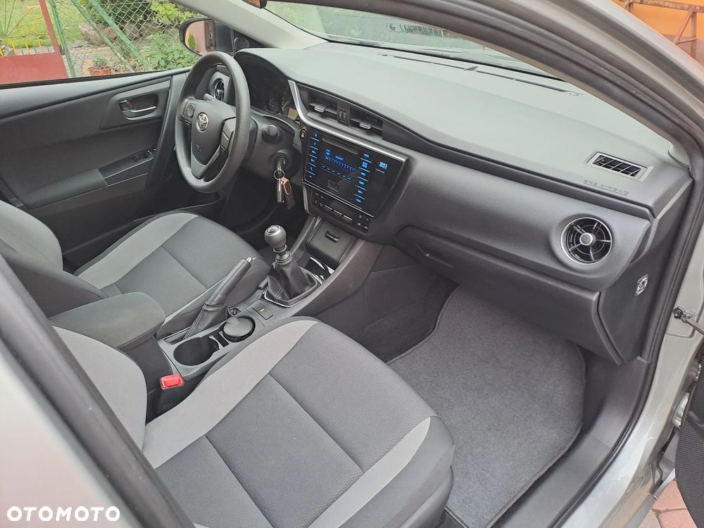 Toyota Auris - 10