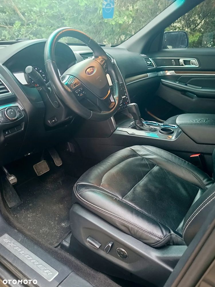 Ford Explorer - 5