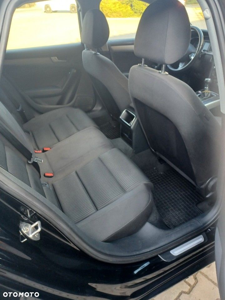 Audi A4 Avant 2.0 TDI DPF Ambiente - 9