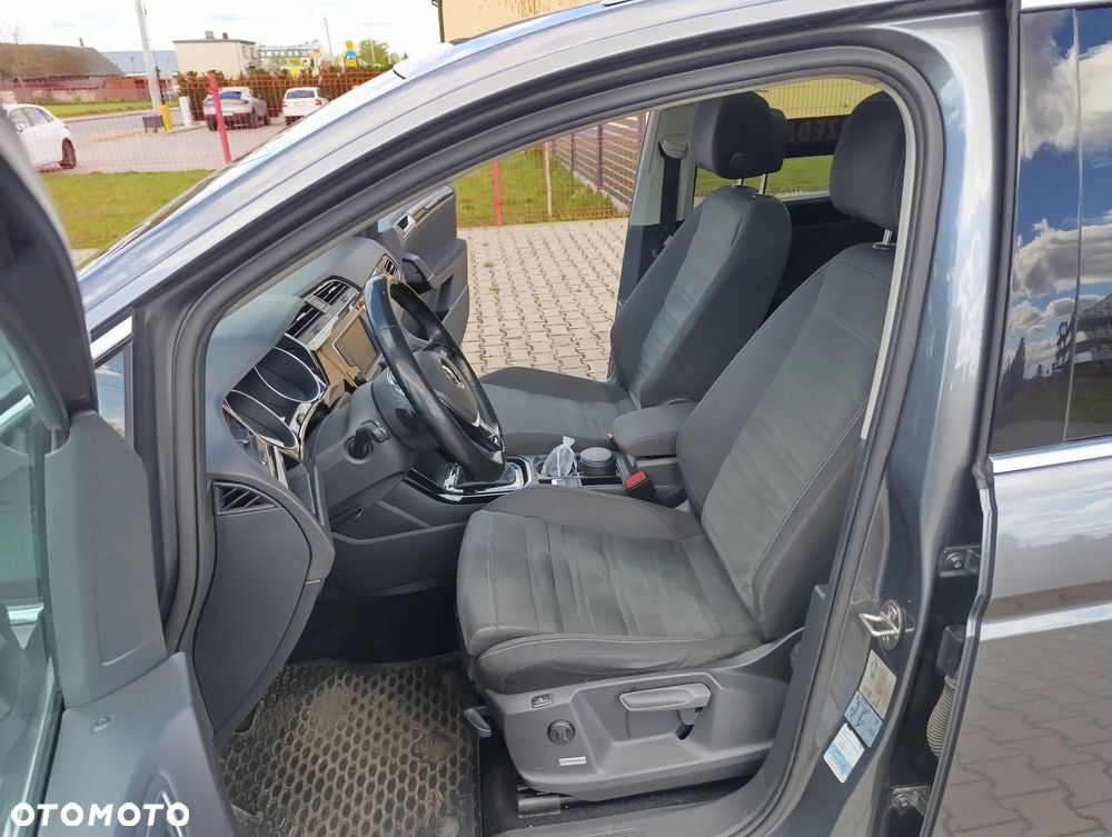 Volkswagen Touran 2.0 TDI BMT Comfortline DSG - 23