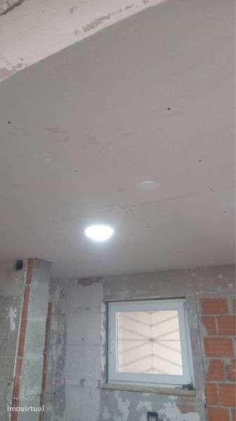 Andar T2 Alhos Vedros na Moita com logradouro remodelado - Grande imagem: 3/9