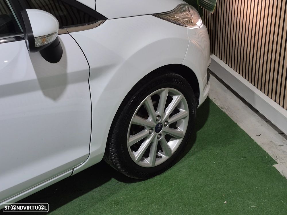 Ford Fiesta 1.0 T EcoBoost Titanium PowerShift - 9