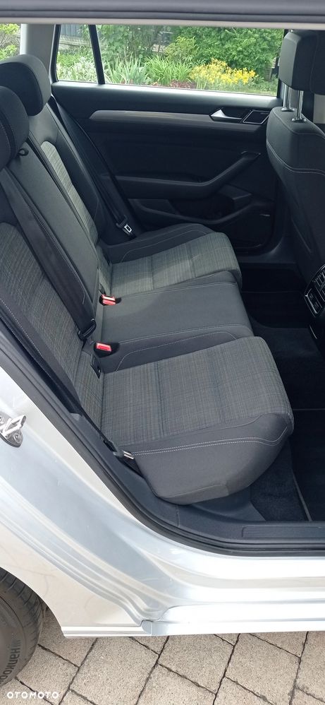 Volkswagen Passat 2.0 TDI SCR DSG Business - 16