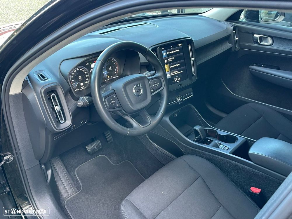 Volvo XC 40 1.5 T2 Momentum Core Geartronic - 5