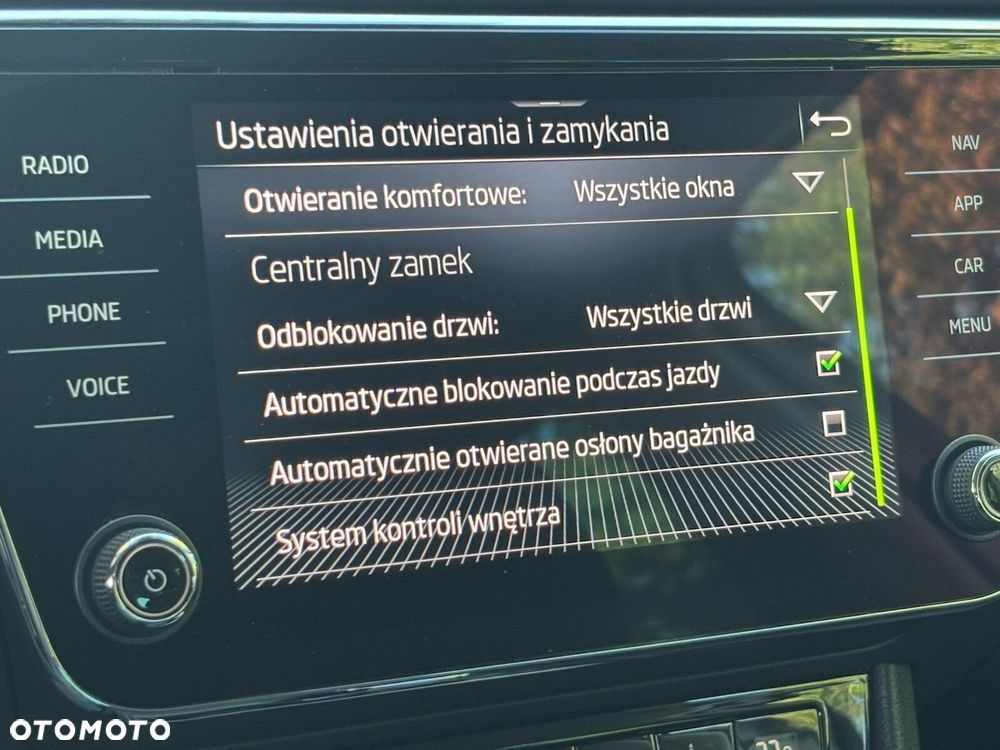 Skoda Superb 2.0 TDI SCR Ambition DSG - 29