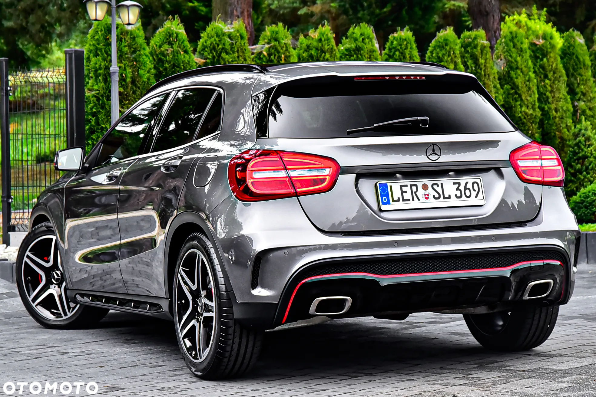 Mercedes-Benz GLA 250 4Matic 7G-DCT AMG Line - 3