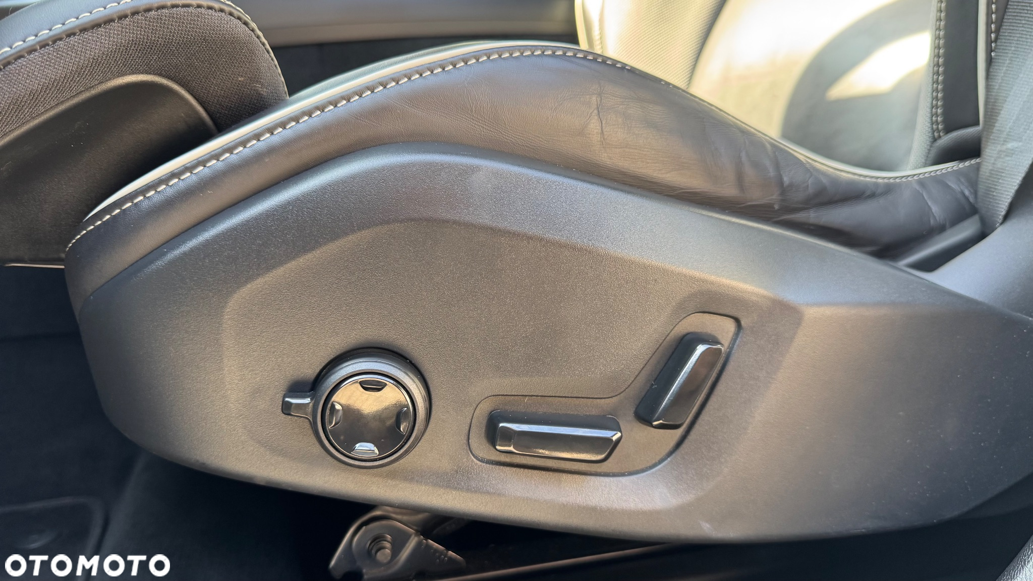 Volvo XC 60 B4 D Geartronic RDesign - 14