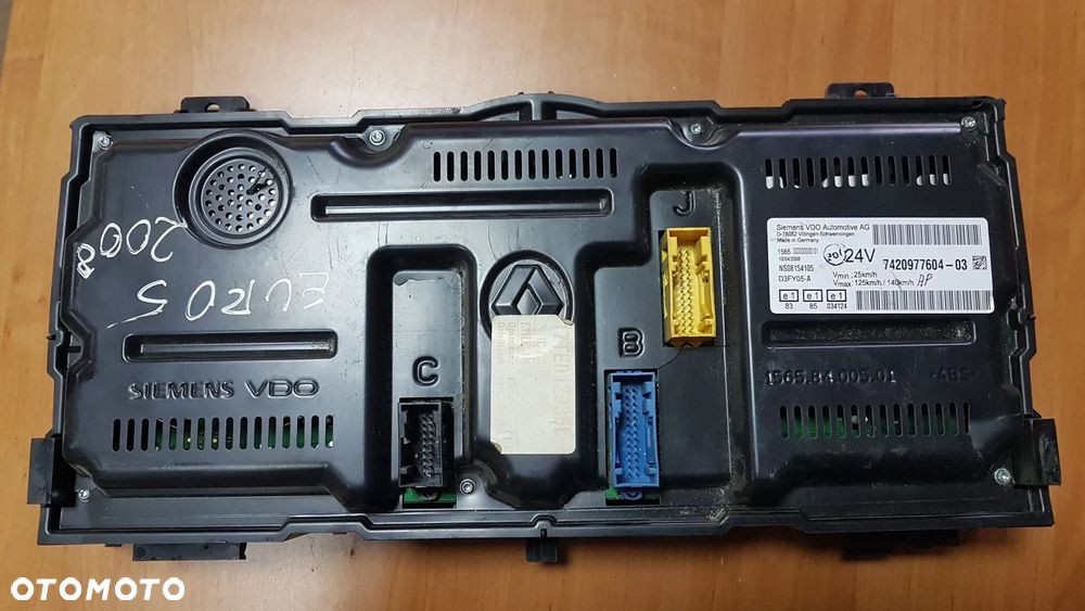 ZEGARY LICZNIK TABLICA RENAULT MAGNUM 7420977604-03 - 2