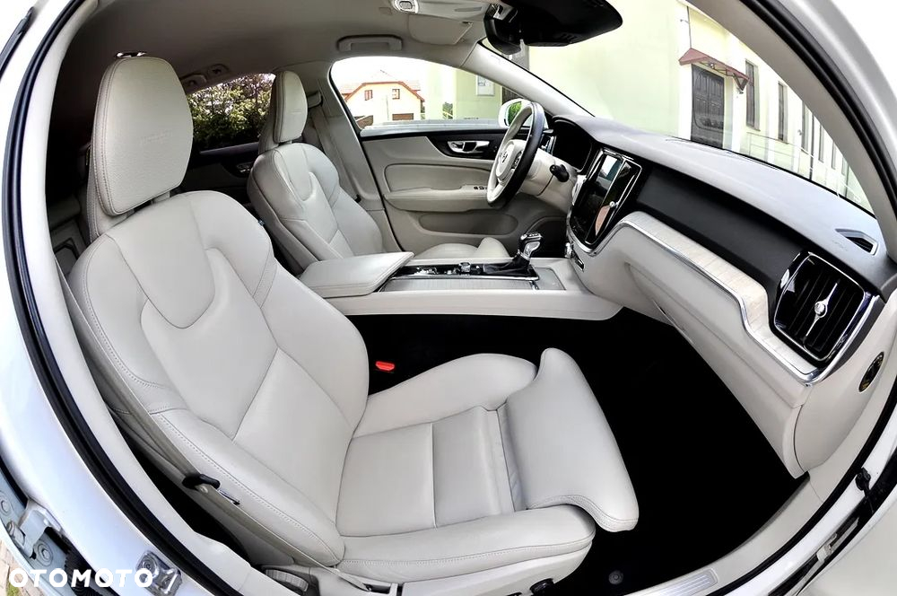 Volvo V60 D4 Inscription - 25