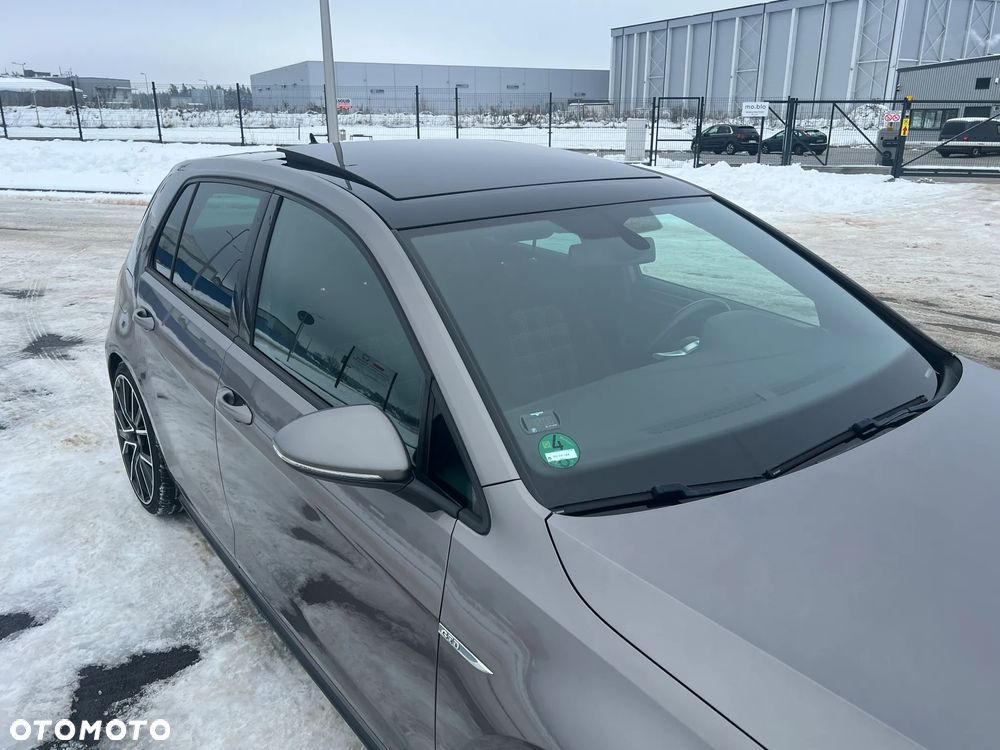 Volkswagen Golf - 31