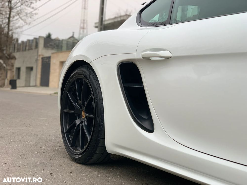 Porsche Cayman 718 GTS 4.0 PDK - 11