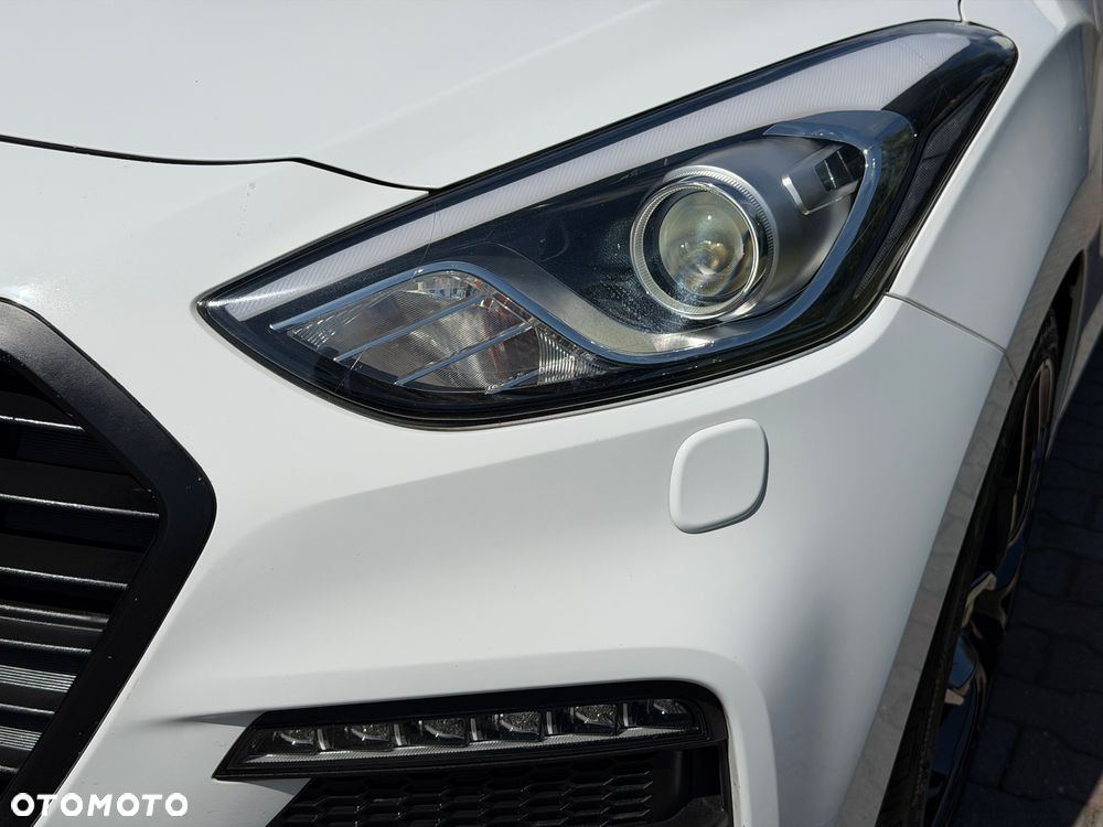 Hyundai i30 1.6 GDI Turbo Luxury - 10