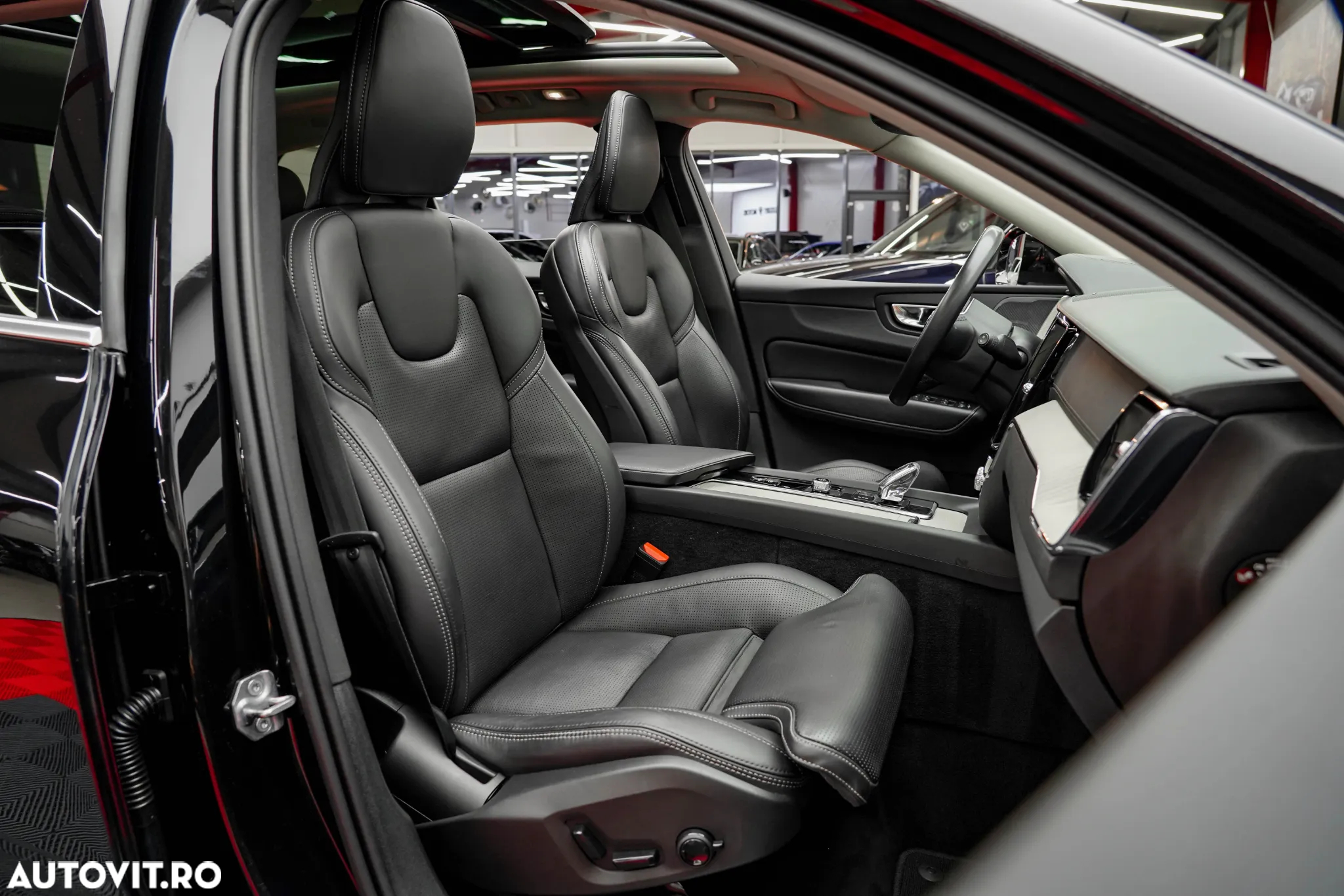 Volvo XC 60 Recharge T6 Twin Engine eAWD Inscription Expression - 8