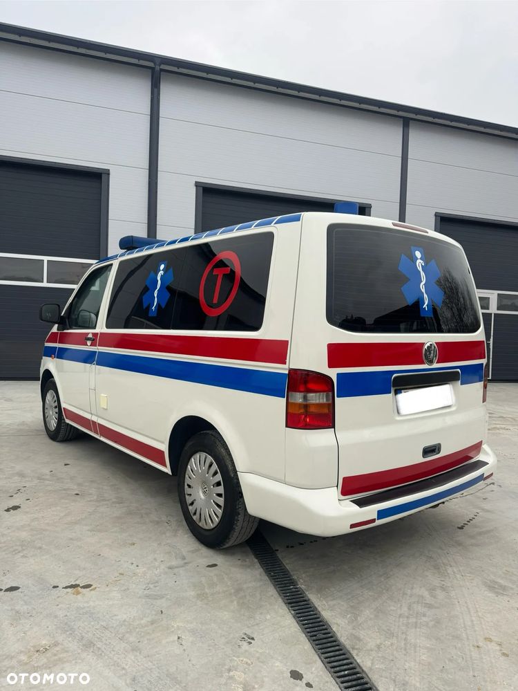 Volkswagen Transporter T5 Karetka Ambulans 2.5 TDI - 3