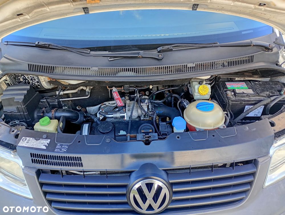 Volkswagen TRANSPORTER T5 XI.2009r. MAX WYSOKI 1,9 TDI 102KM KLIMATYZACJA NOWE SPRZĘGŁO I ROZRZĄD PRZEGLĄD NA ROK ZERO RDZY 3 OSOBOWY STAN TECHNICZNY WZOROWY ŁADOWNOŚĆ 1385 KG BEZWYPADKOWY VAT1 ELEKTR. SZYBY I LUSTERKA - 24