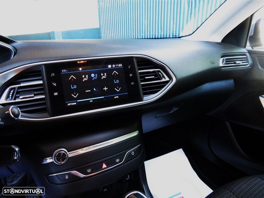 Peugeot 308 1.2 PureTech Style - 10