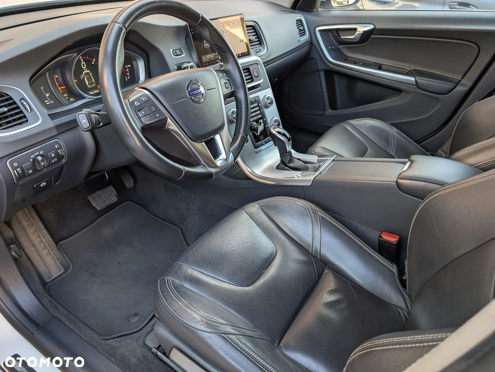 Volvo V60 D3 Geartronic Summum - 17