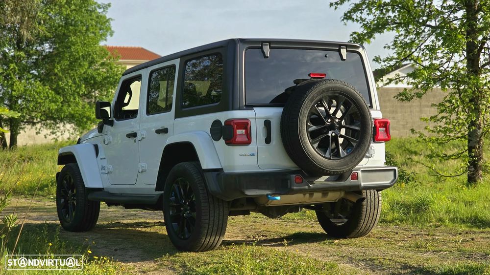 Jeep Wrangler Unlimited - 4