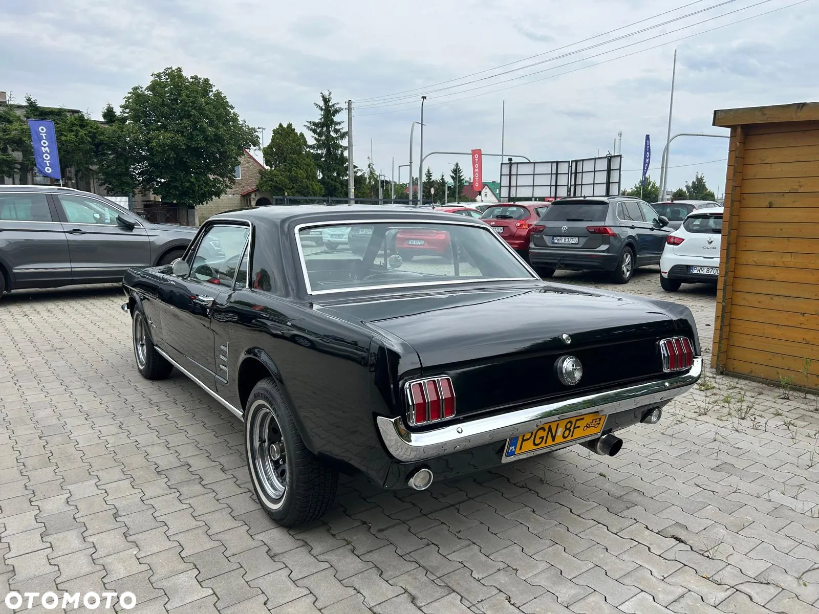 Ford Mustang - 4