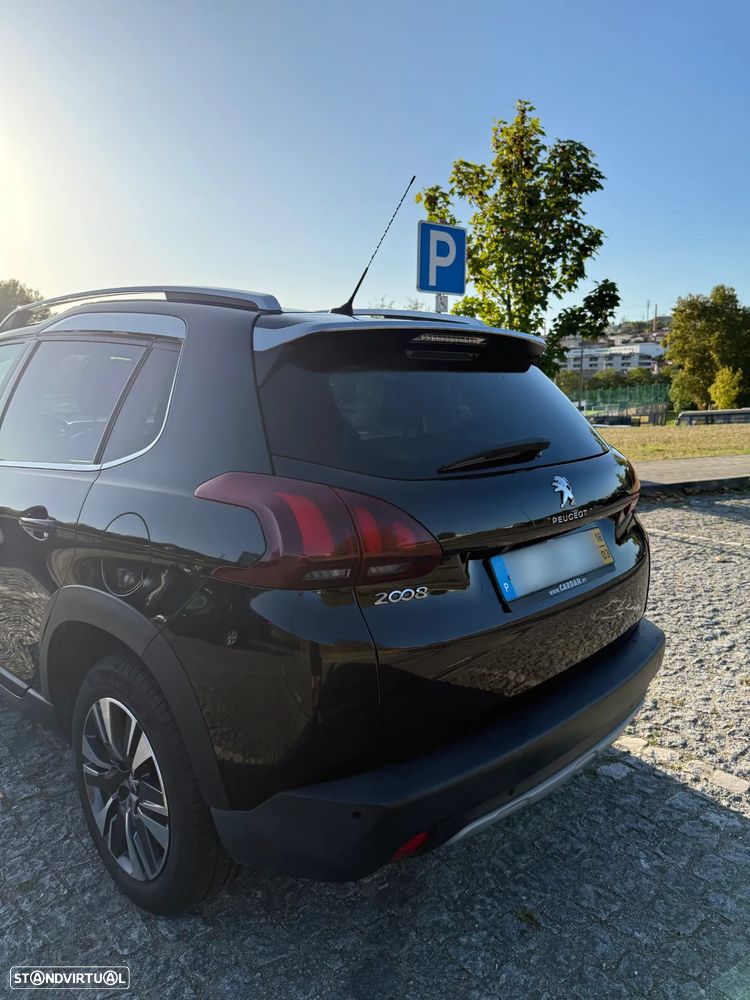 Peugeot 2008 1.2 PureTech Allure - 2