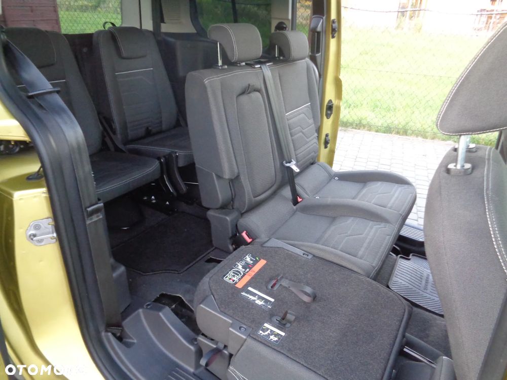 Ford Tourneo Connect Grand - 15